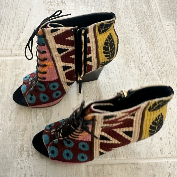 Burberry Multicolor Lace-Up Boots - Picture 3 of 8